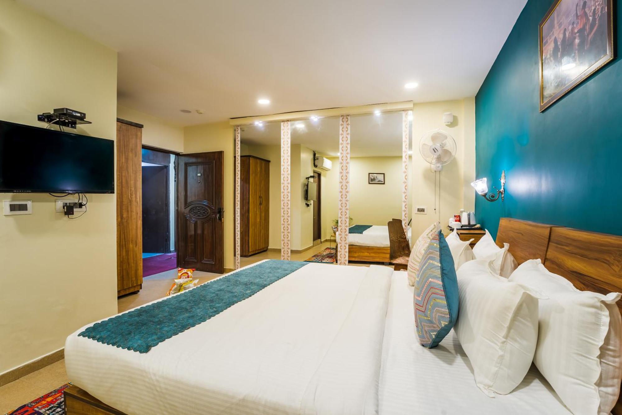 Tripli Hotels Silver Shine Váránaszi Kültér fotó