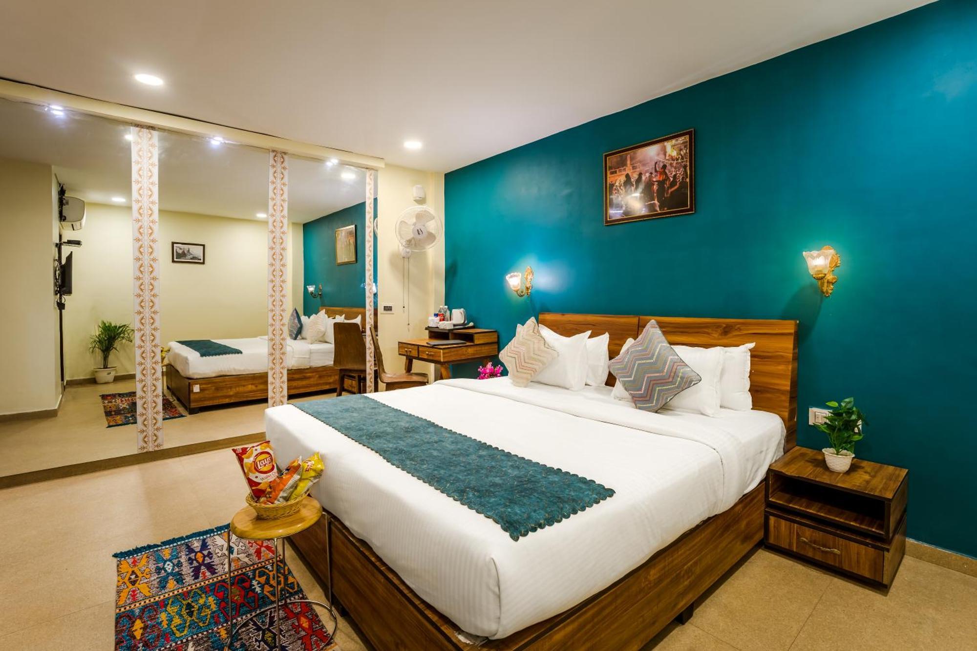 Tripli Hotels Silver Shine Váránaszi Kültér fotó