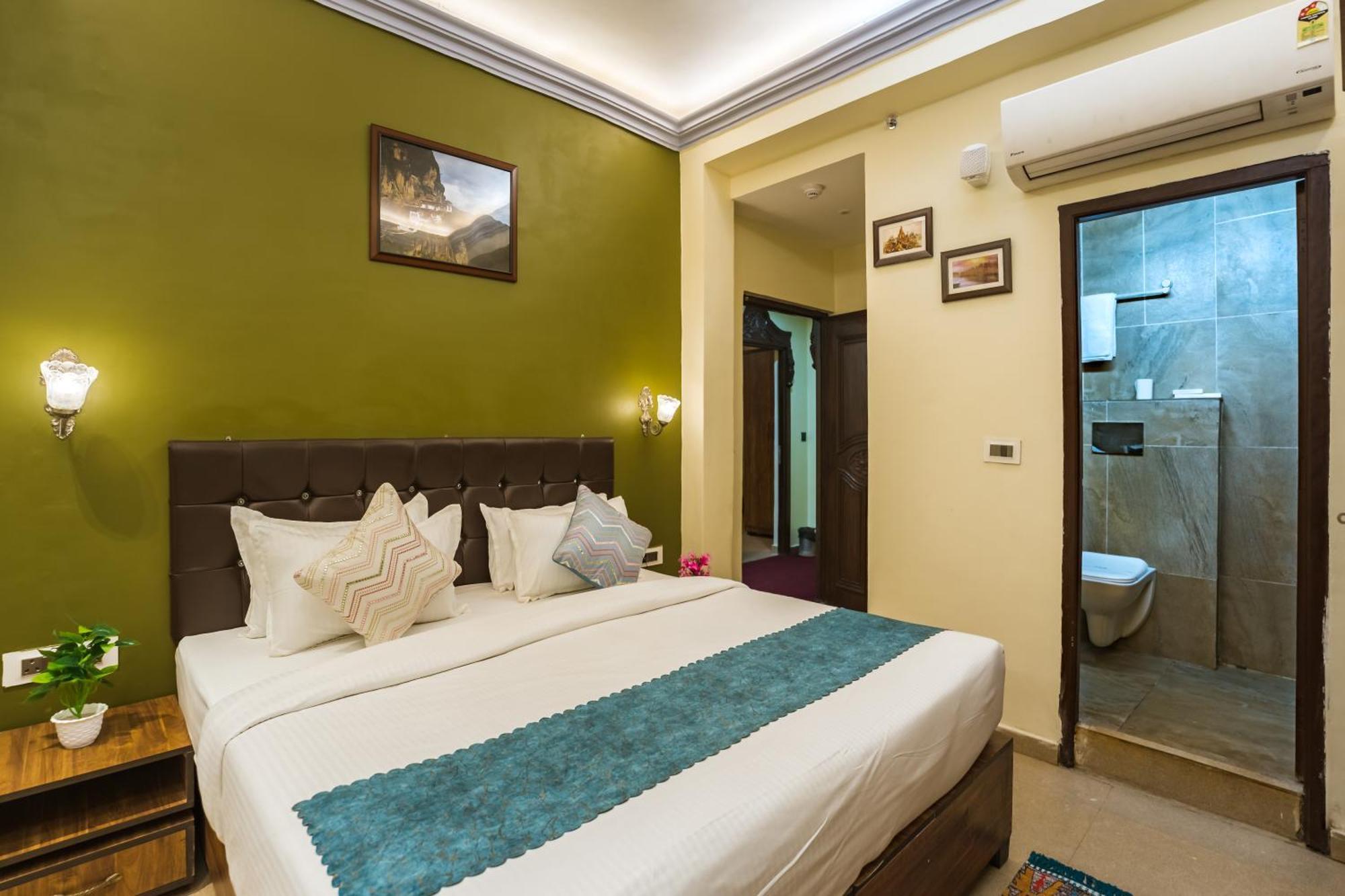 Tripli Hotels Silver Shine Váránaszi Kültér fotó