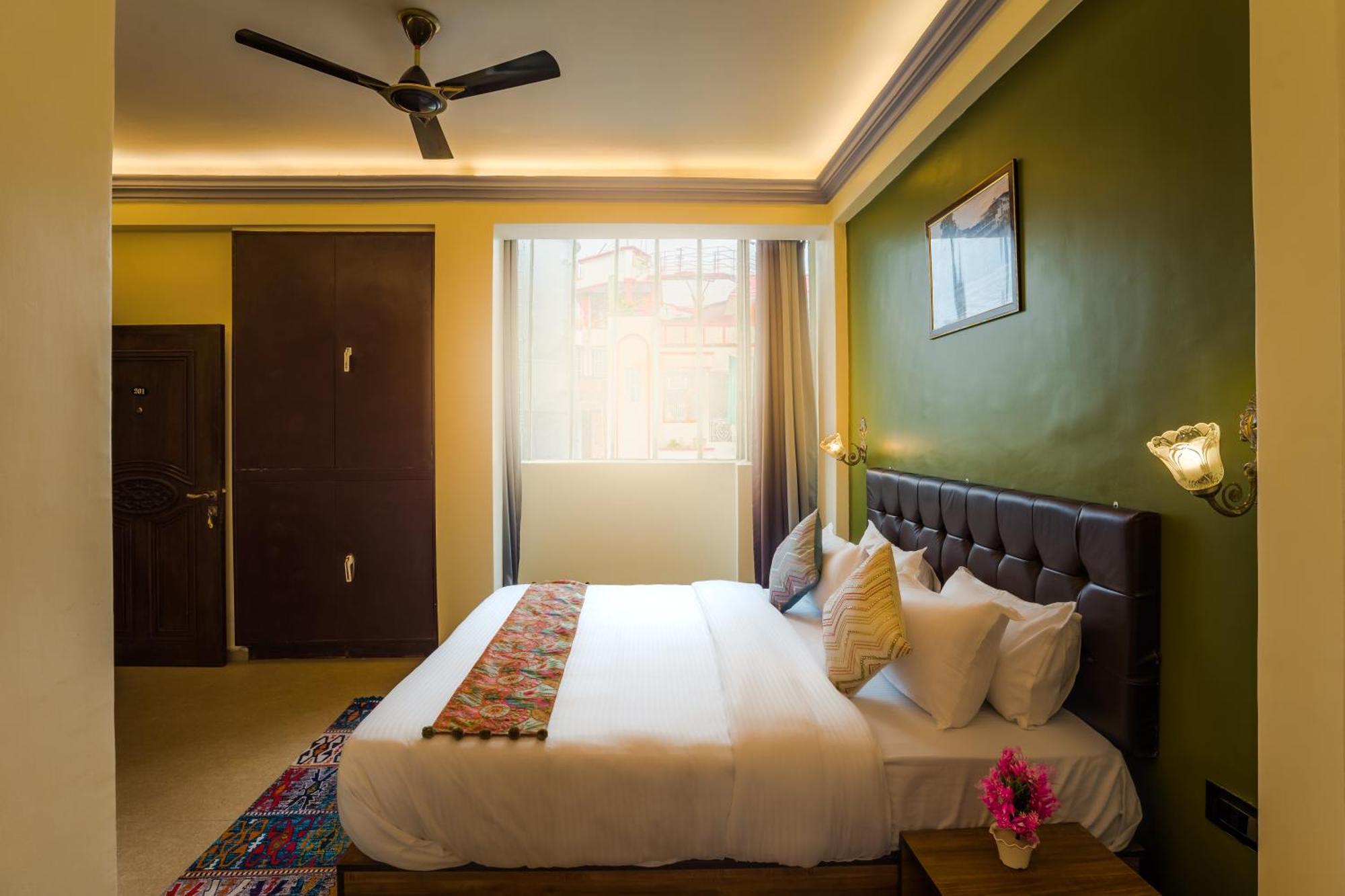 Tripli Hotels Silver Shine Váránaszi Kültér fotó