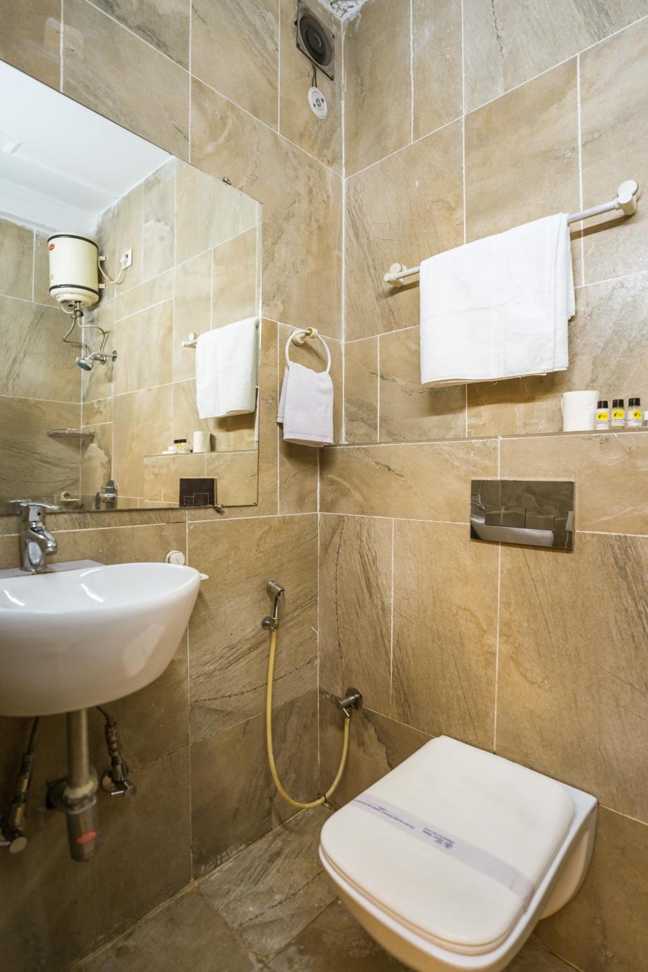 Tripli Hotels Silver Shine Váránaszi Kültér fotó