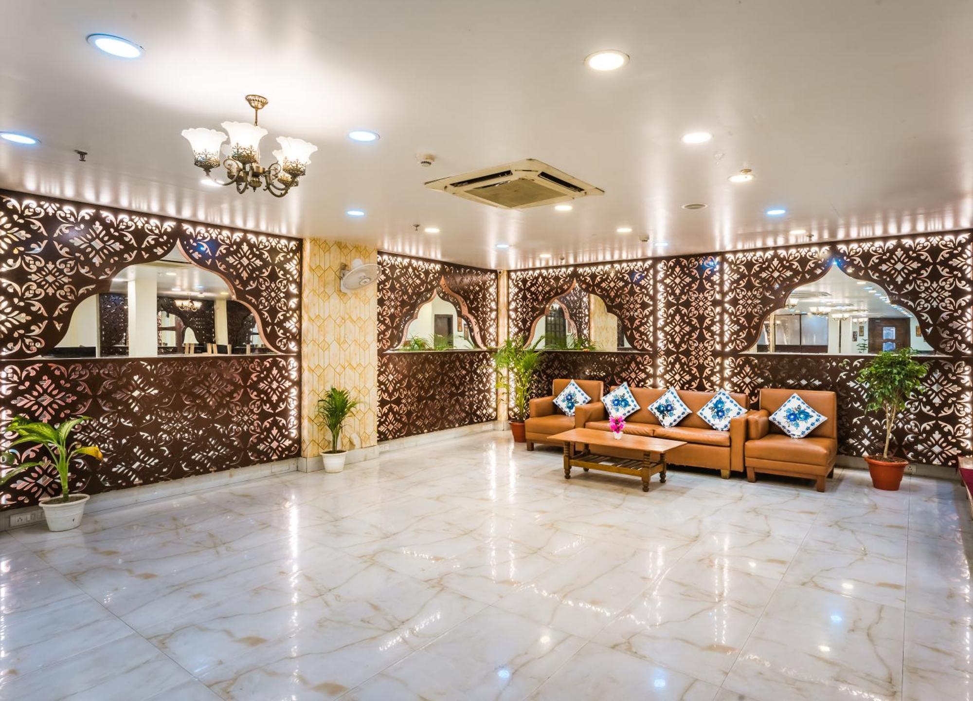 Tripli Hotels Silver Shine Váránaszi Kültér fotó